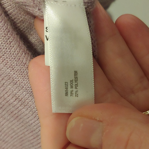 Gap Brand Lavender Purple wool sweater large. 78% Wool. - Picture 5 of 7